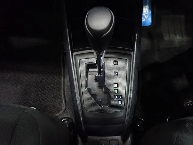 トヨタ　カローラアクシオ