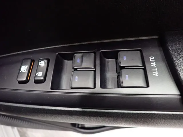 トヨタ　カローラアクシオ