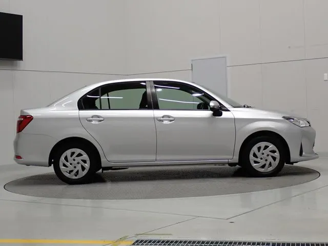 トヨタ　カローラアクシオ