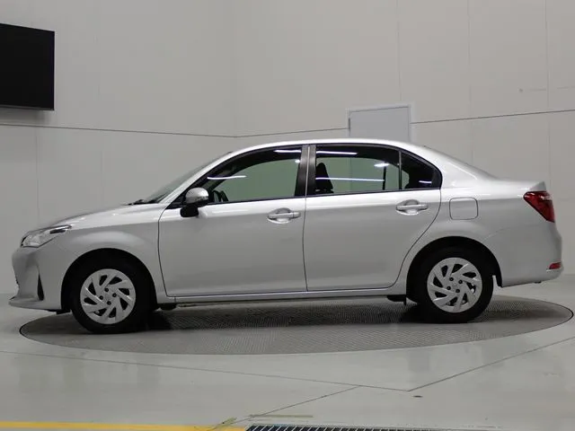 トヨタ　カローラアクシオ