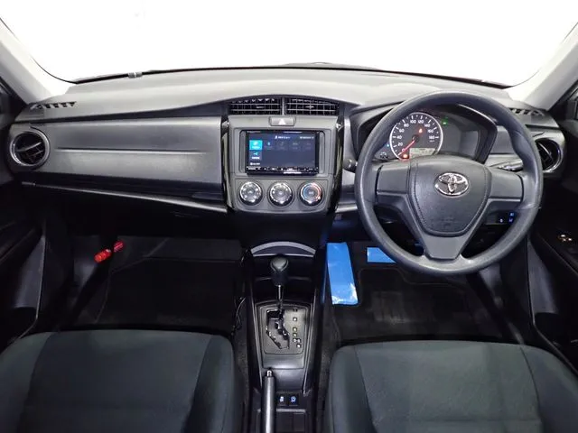 トヨタ　カローラアクシオ