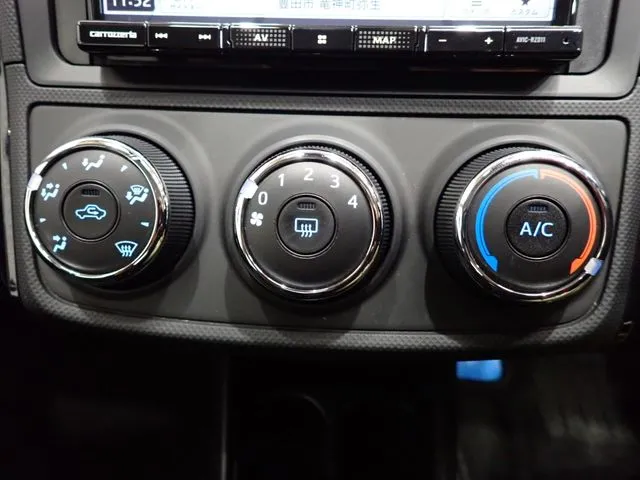 トヨタ　カローラアクシオ