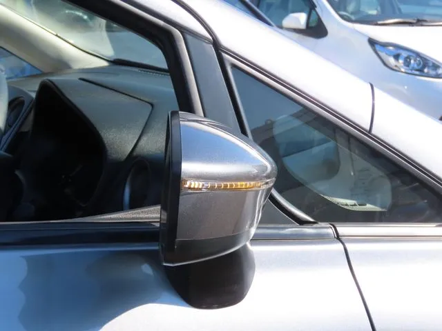 ノート（ニッサン）の車両写真