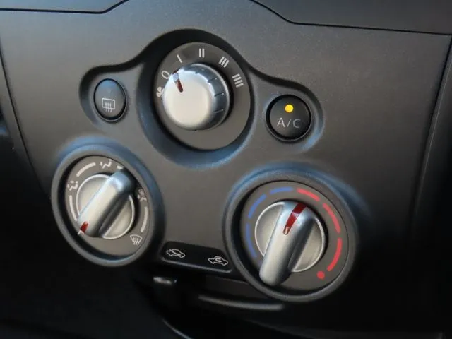 ノート（ニッサン）の車両写真