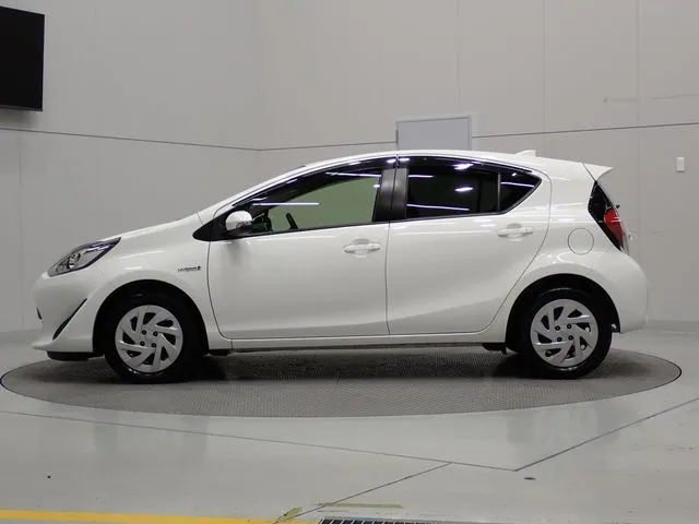 トヨタ　アクア