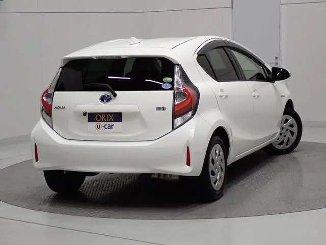 トヨタ　アクア