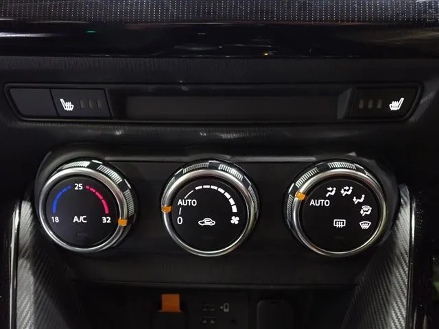 マツダ　ＭＡＺＤＡ２