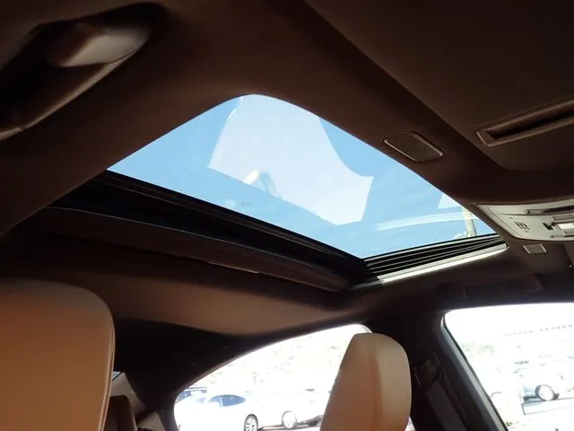 レクサス　ＥＳ３００ｈ（トヨタ）の車両写真