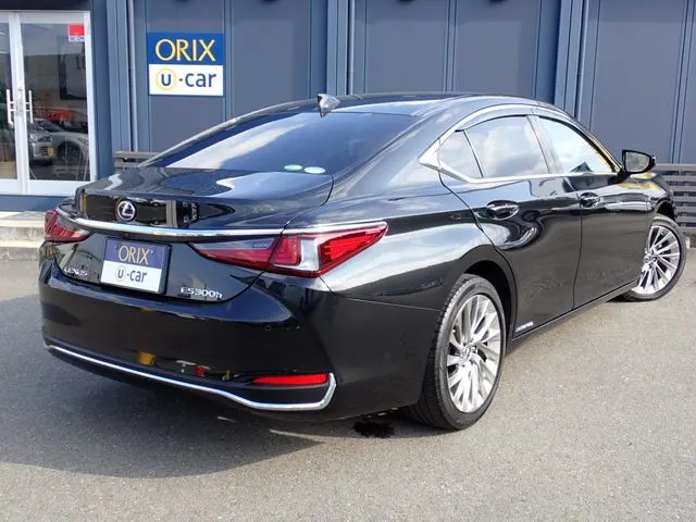 レクサス　ＥＳ３００ｈ（トヨタ）の車両写真