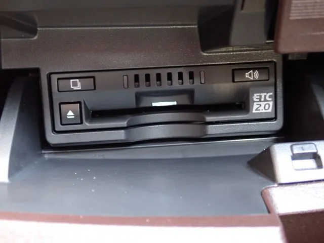 レクサス　ＥＳ３００ｈ（トヨタ）の車両写真