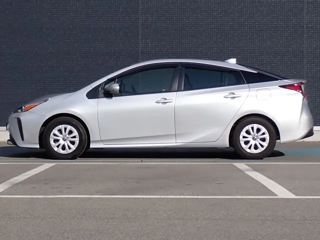 プリウス（トヨタ）の車両写真