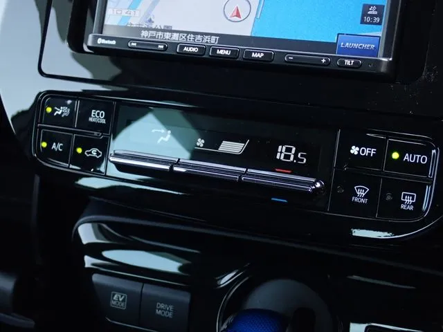 プリウス（トヨタ）の車両写真