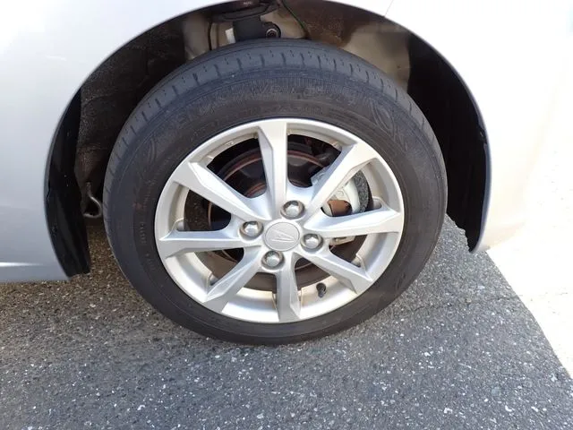 ムーヴ（ダイハツ）の車両写真