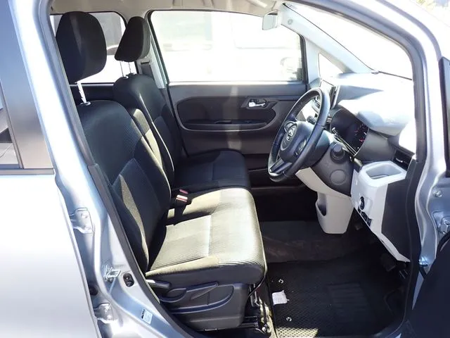 ムーヴ（ダイハツ）の車両写真