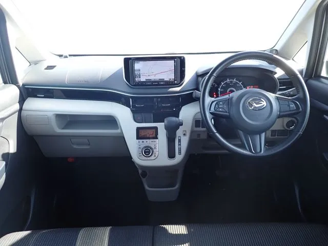 ムーヴ（ダイハツ）の車両写真