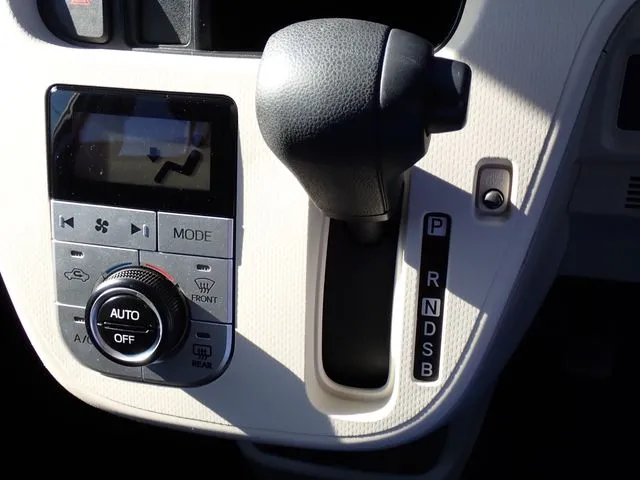 ムーヴ（ダイハツ）の車両写真