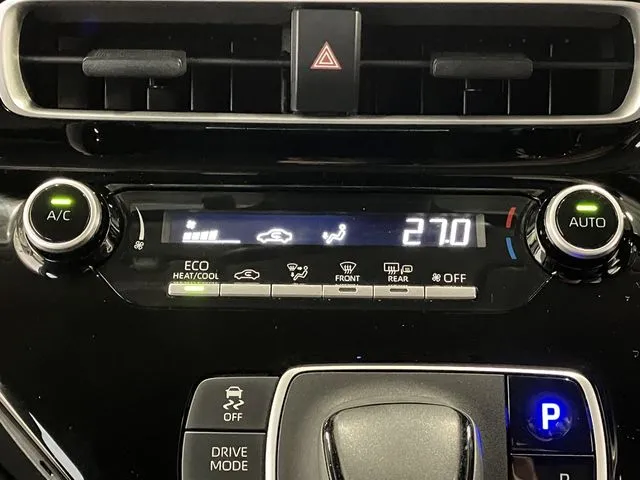 アクア（トヨタ）の車両写真