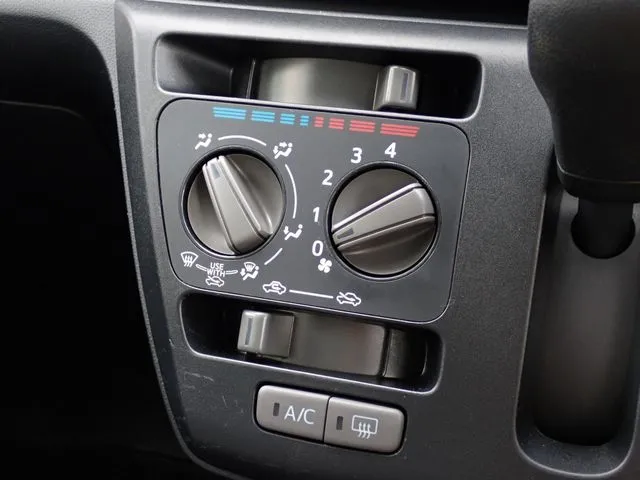 ミラ　イース（ダイハツ）の車両写真