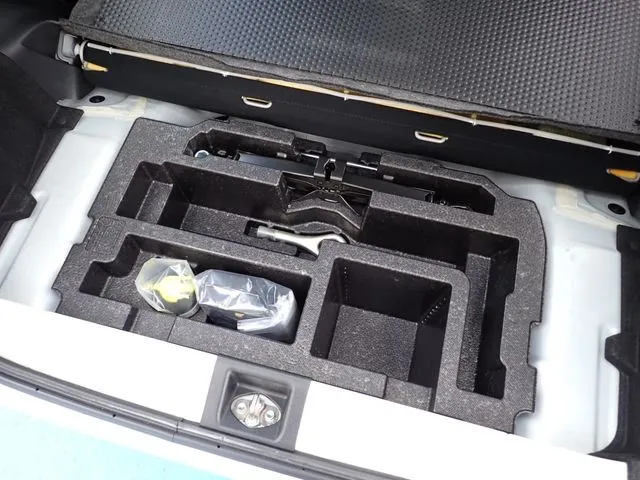 ミラ　イース（ダイハツ）の車両写真