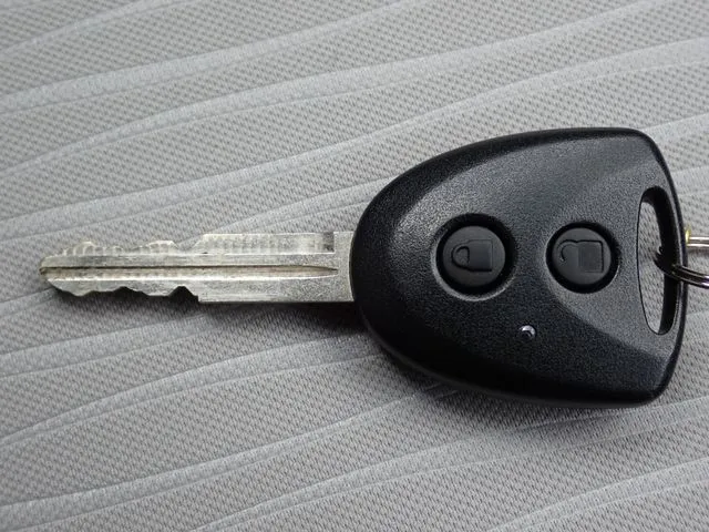 ミラ　イース（ダイハツ）の車両写真