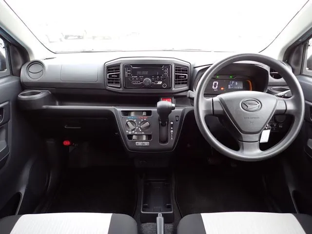 ミラ　イース（ダイハツ）の車両写真