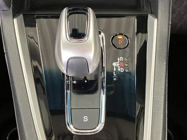 シャトル　ハイブリッド（ホンダ）の車両写真