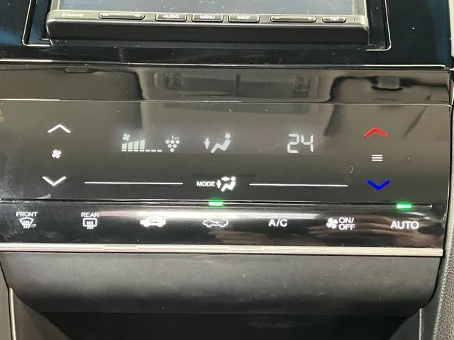 シャトル　ハイブリッド（ホンダ）の車両写真