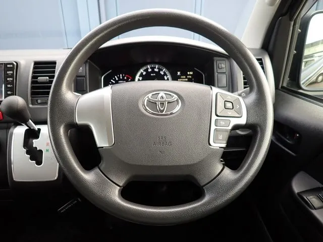 ハイエースバン　１．２５ｔ　２ＷＤ（トヨタ）の車両写真