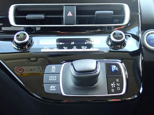 トヨタ　アクア