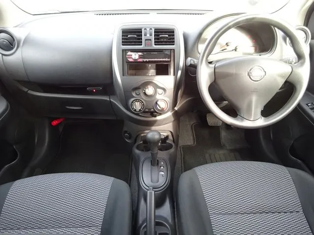 マーチ（ニッサン）の車両写真