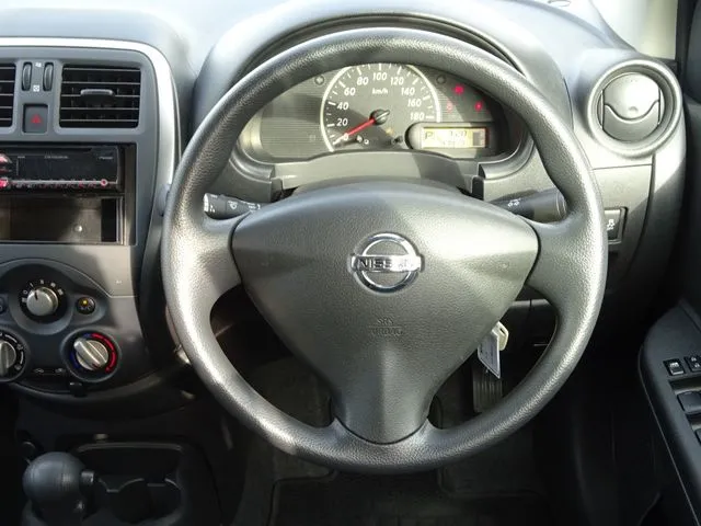 マーチ（ニッサン）の車両写真