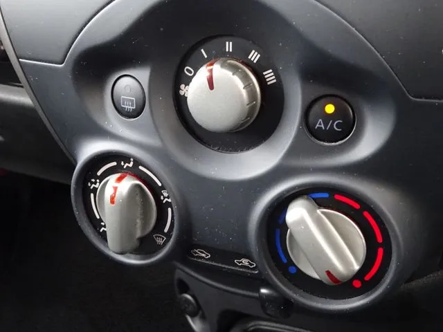 マーチ（ニッサン）の車両写真