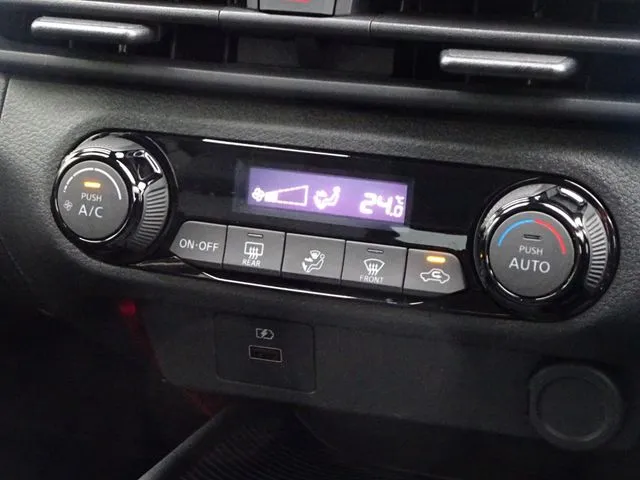 ノート（ニッサン）の車両写真