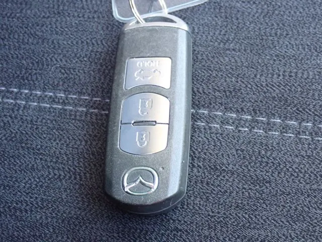 ＭＡＺＤＡ６　セダン（マツダ）の車両写真