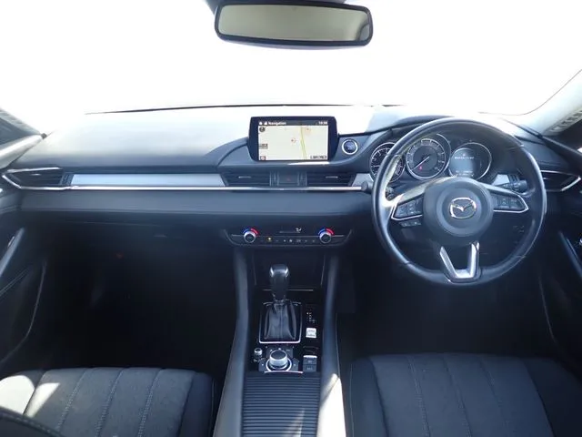 ＭＡＺＤＡ６　セダン（マツダ）の車両写真