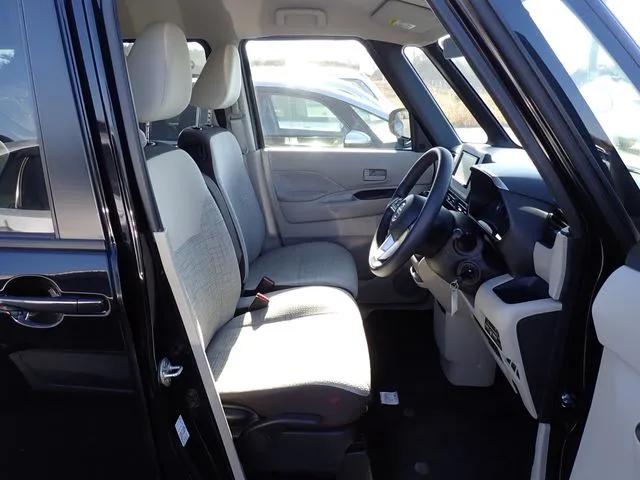 ルークス(ニッサン)の車両写真