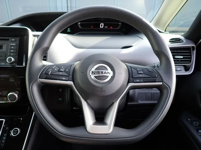 ニッサン　セレナ