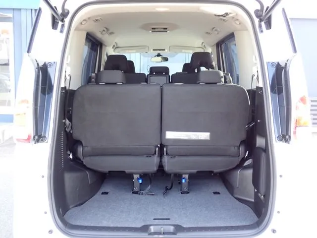 ニッサン　セレナ