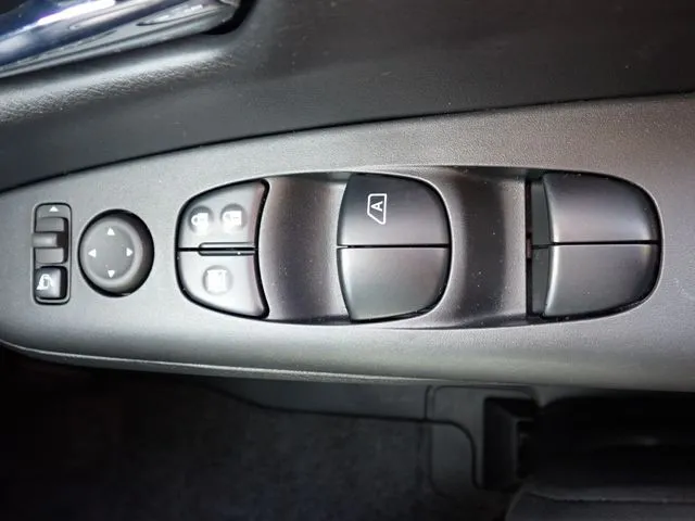 ニッサン　セレナ