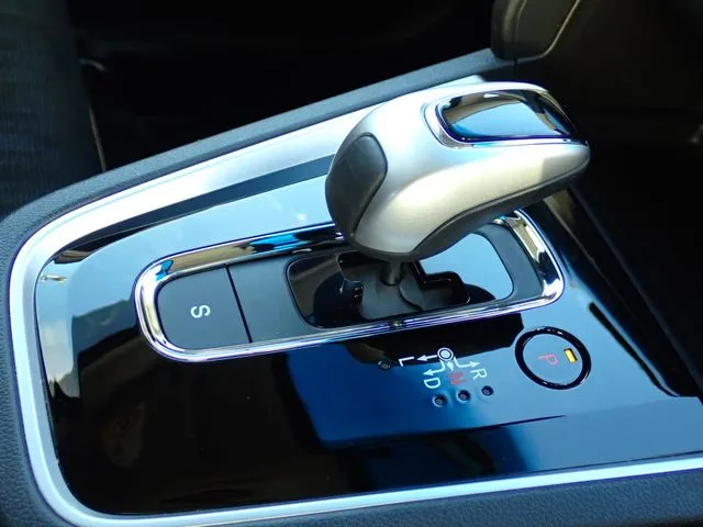 シャトル　ハイブリッド（ホンダ）の車両写真