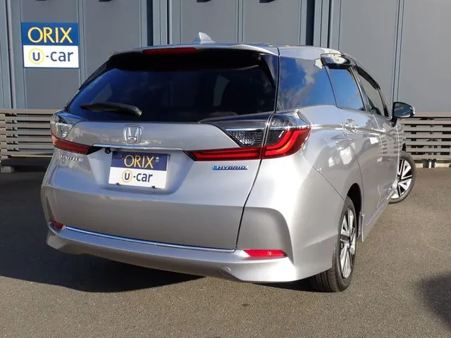 シャトル　ハイブリッド（ホンダ）の車両写真