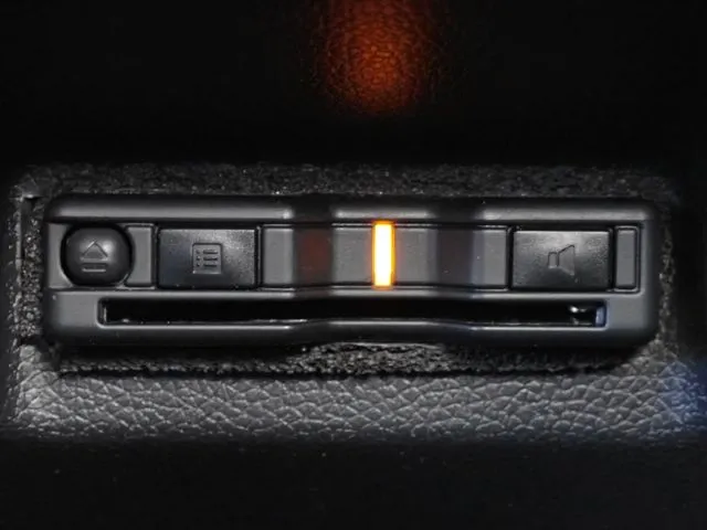 シャトル　ハイブリッド（ホンダ）の車両写真