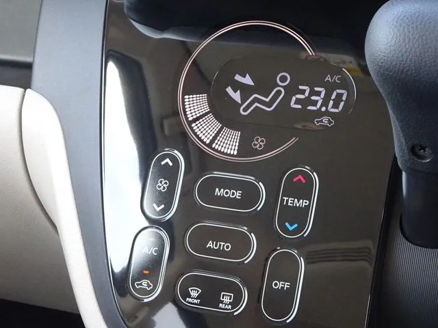 デイズ　ルークス（ニッサン）の車両写真