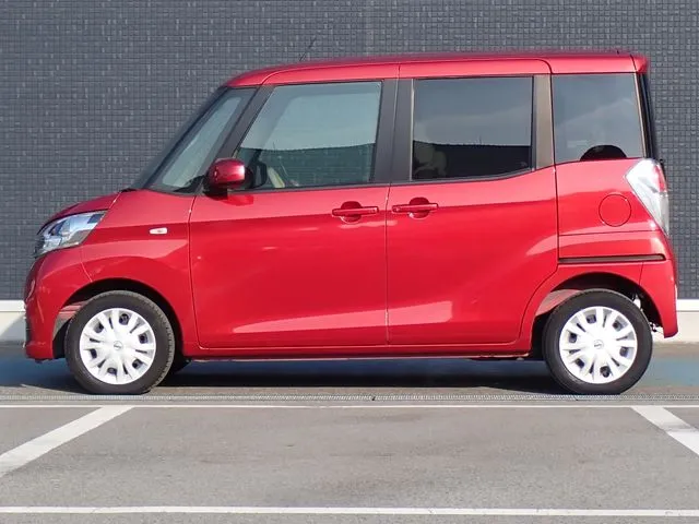 デイズ　ルークス（ニッサン）の車両写真
