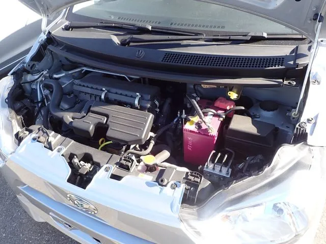 ミラ　イース（ダイハツ）の車両写真