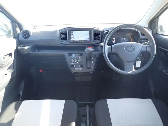 ミラ　イース（ダイハツ）の車両写真