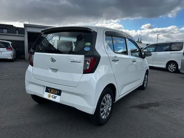 ミラ イース(ダイハツ)の車両写真