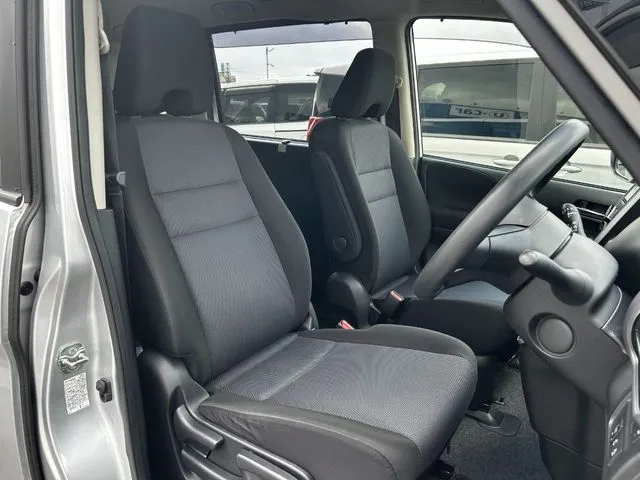 セレナ　Ｓハイブリッド（ニッサン）の車両写真