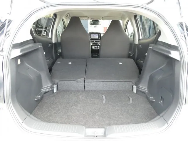 アクア（トヨタ）の車両写真