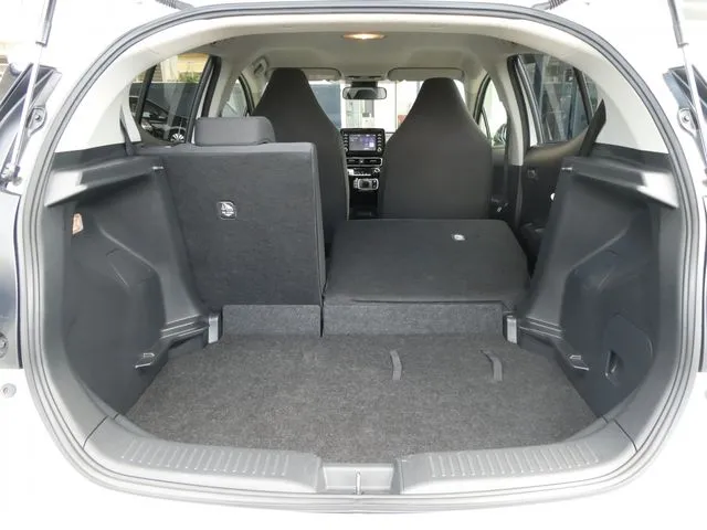 アクア（トヨタ）の車両写真